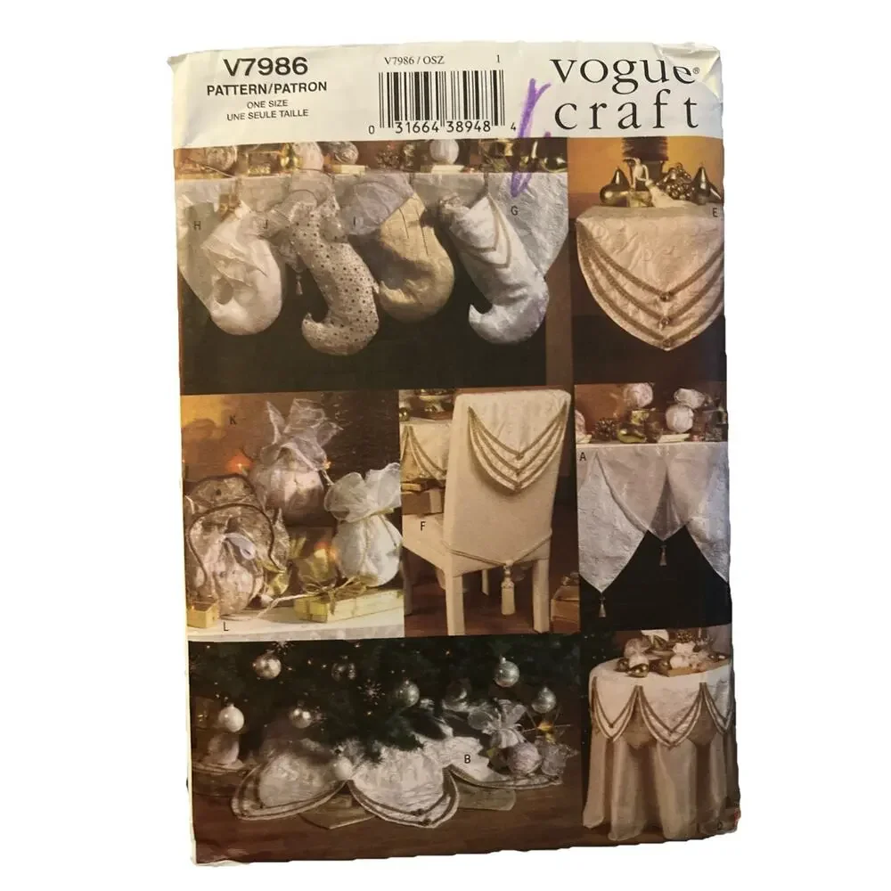 Vogue V7986 LUXE CHRISTMAS Tree Skirt, Table Cloth, Stockings, Gift Bags UNCUT